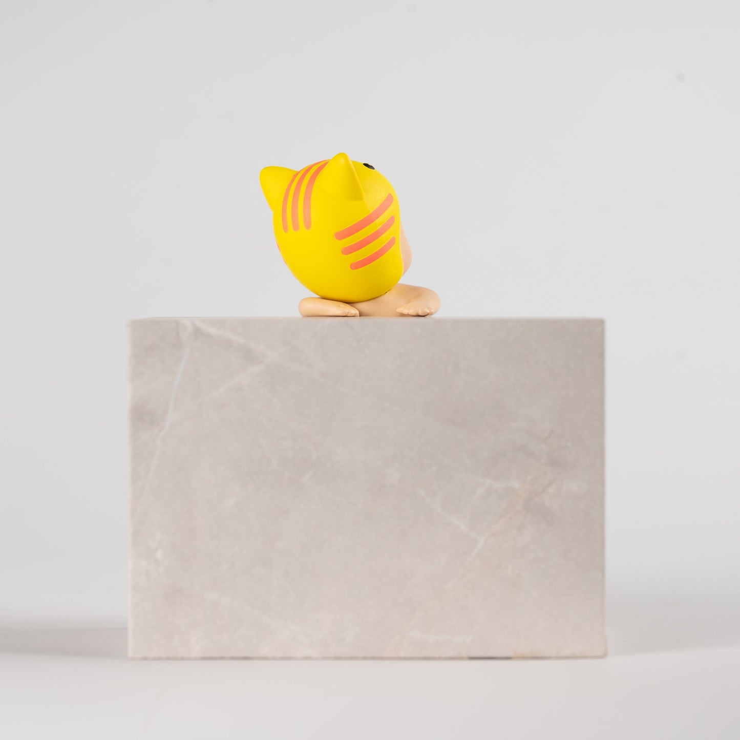 Sonny Angel Blind Box - HIPPERS - Looking Back Series Figure(Cat) Front