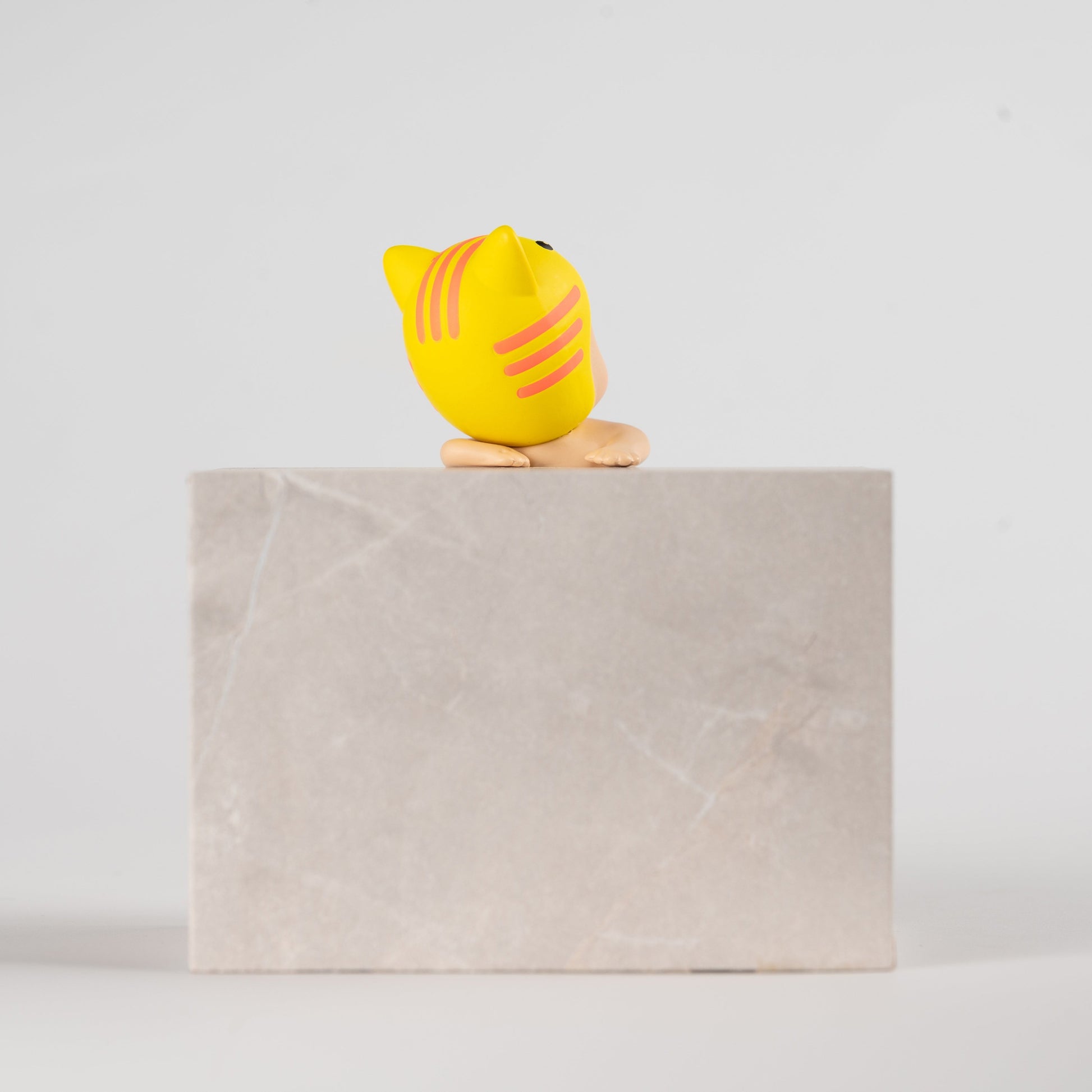 Sonny Angel Blind Box - HIPPERS - Looking Back Series Figure(Cat) Front