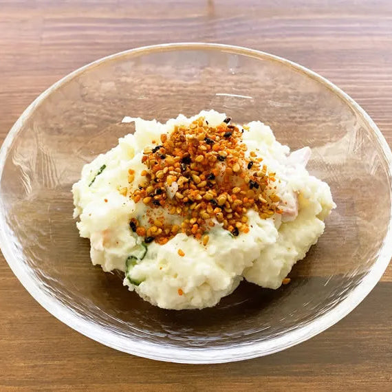 gomanokura-chili-crunch-toasted-sesame-furikake-rayu-goma04