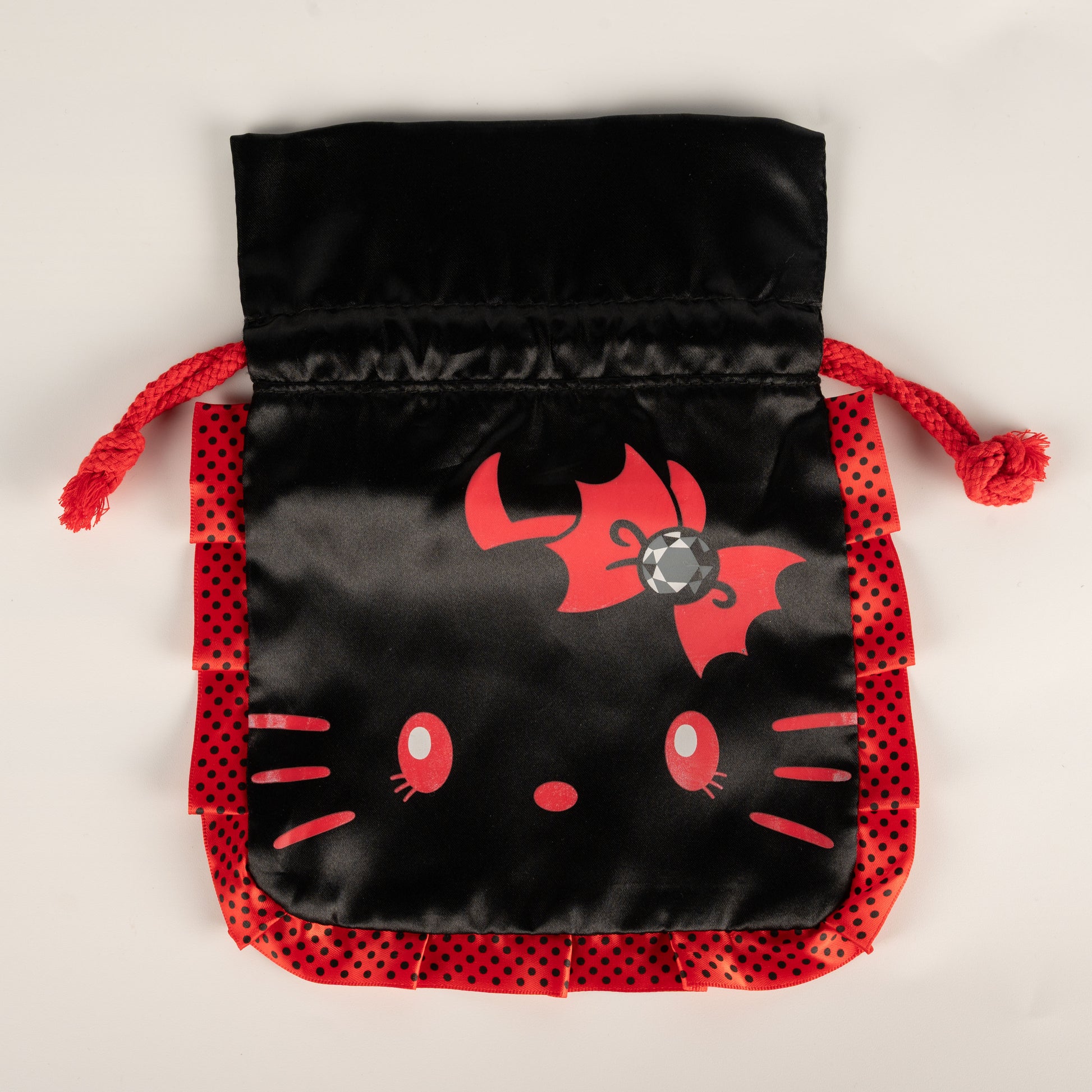 japanexclusive-vintage-sanrio--universal-studio-japan-hello-kitty-drawstring-pouch-2013-halloween-limited-edition-otakupopmall
