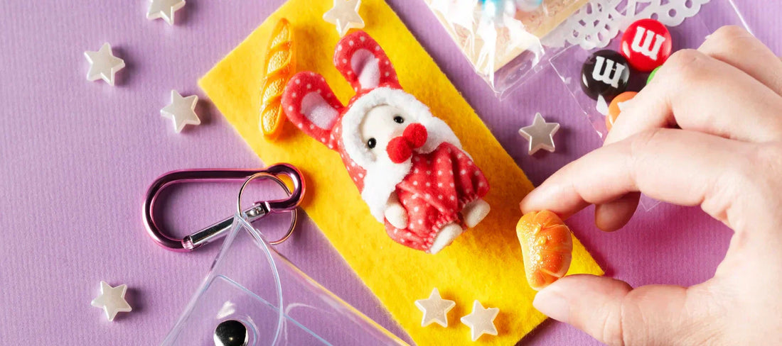 make your own Clear Keychain Trinket Pouch with this DIY Kit