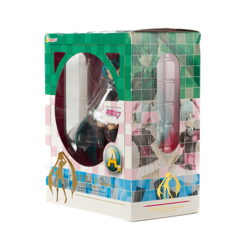 Hatsune Miku / 1/8 Scale Figure – 2012 FamilyMart Exclusive
