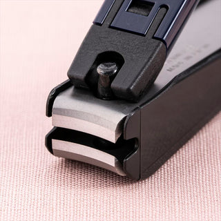 KAI Nail Clippers / Sanrio Collaboration Design (Hello Kitty Plum Blossom) M Size Edge / Japan Shop Exclusive