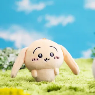 chiikawa-droopy-eared-usagi-plush-keychain-mascot-02