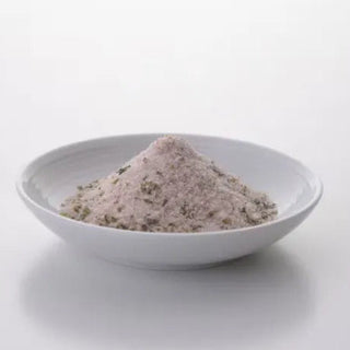 gujo-wasabiya-rock-salt-with-dried-wasabi-and-grinder04