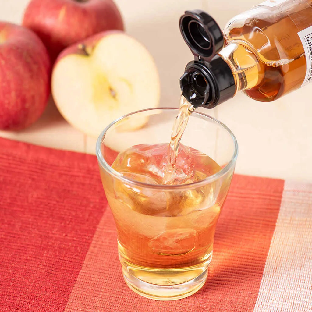 kuze-fuku-co-drinking-black-vinegar-apple02