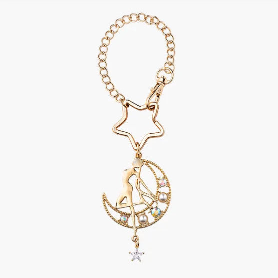 sailor-moon-store-original-silhouette-bag-charm-usagi-tsukino-02